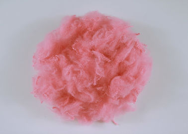 El rosa coloreó la fibra de grapa de poliéster del 100% PSF 2.5D*65M M con el buen giro